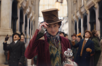 Timothée Chalamet sa predstavuje ako Wonka v novom filme