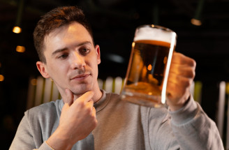 Každodenné pitie piva – malá neškodná radosť alebo veľké riziko pre zdravie?