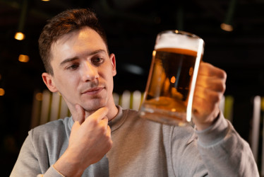 Každodenné pitie piva – malá neškodná radosť alebo veľké riziko pre zdravie?