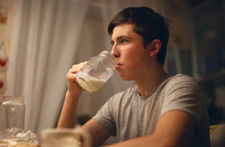 7 nápojov, ktoré sa oplatí piť pred spánkom – jeden zo zoznamu vás prekvapí!