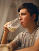 7 nápojov, ktoré sa oplatí piť pred spánkom – jeden zo zoznamu vás prekvapí!