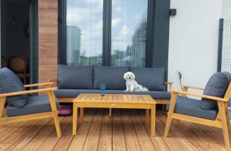 Záhradný nábytok na jeseň a v zime: Ako ho chrániť, skladovať a využiť aj mimo sezóny