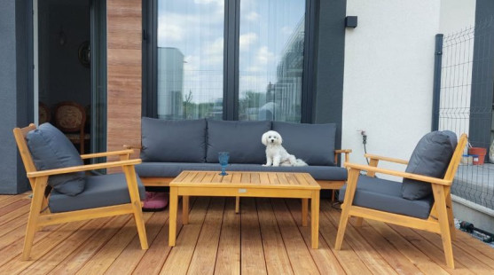 Záhradný nábytok na jeseň a v zime: Ako ho chrániť, skladovať a využiť aj mimo sezóny