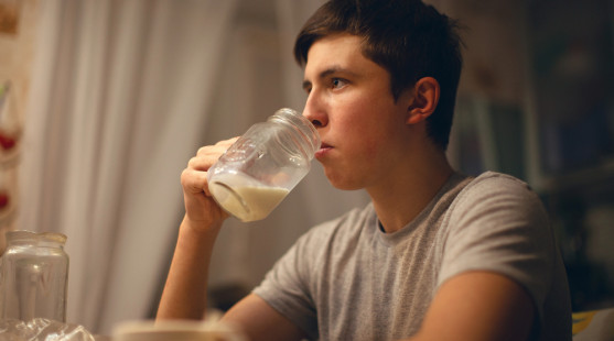 7 nápojov, ktoré sa oplatí piť pred spánkom – jeden zo zoznamu vás prekvapí!