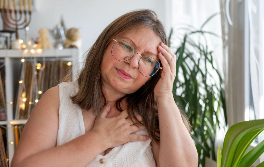 návaly tepla v zime