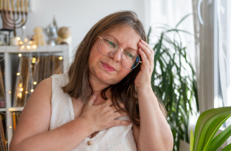 Trápia vás návaly tepla aj v zime? Toto sú možné príčiny!