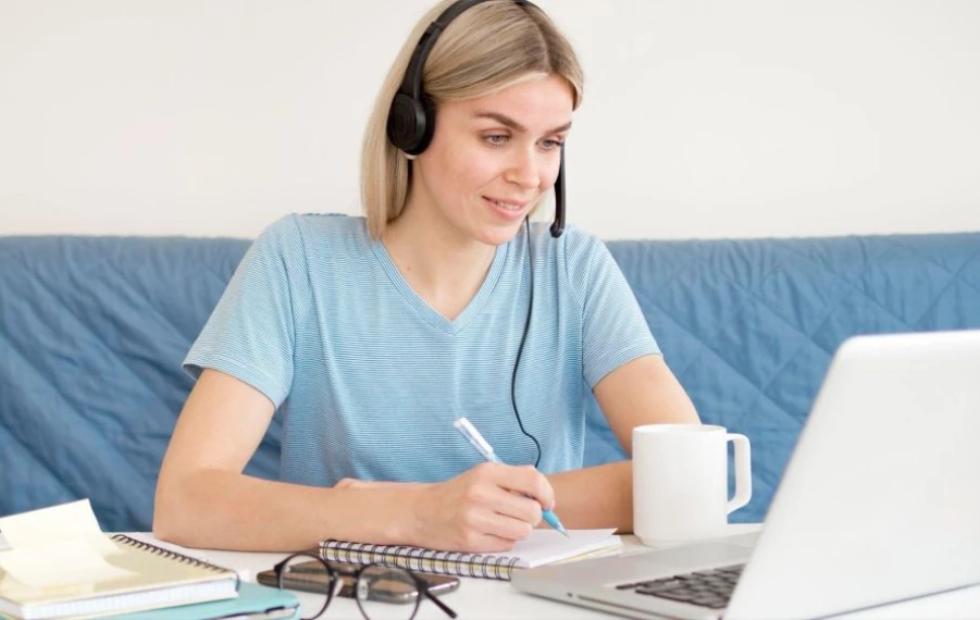 online vzdelávanie a online kurzy štúdium z domu